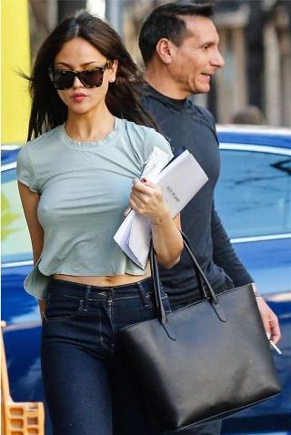 上司人妻互换HD无码中文字幕